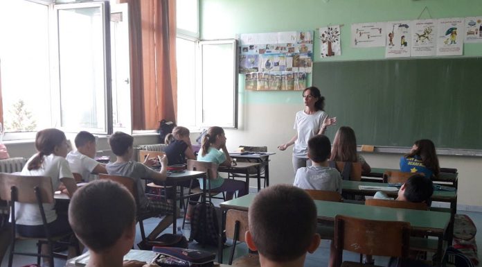 Упознајмо се осмехом и матерњим језиком