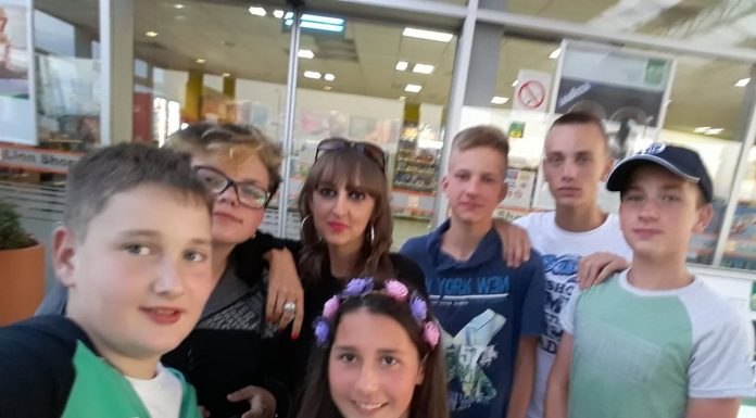 Најбољи из енглеског језика награђени путовањем у Мађарску