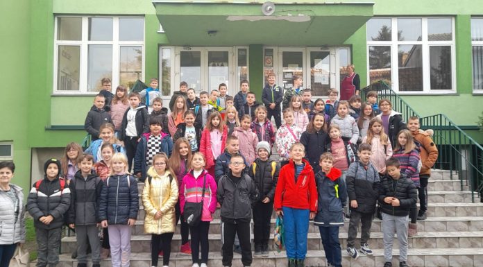 Наши трећаци у посети средњој школи